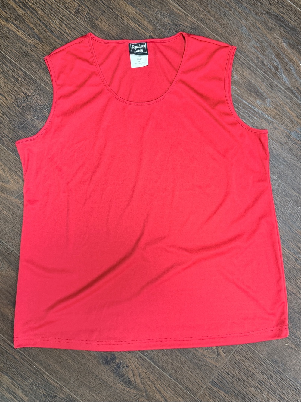 SOUTHERN LADY RED SLEEVELESS TO GREAT FOR LAYERING